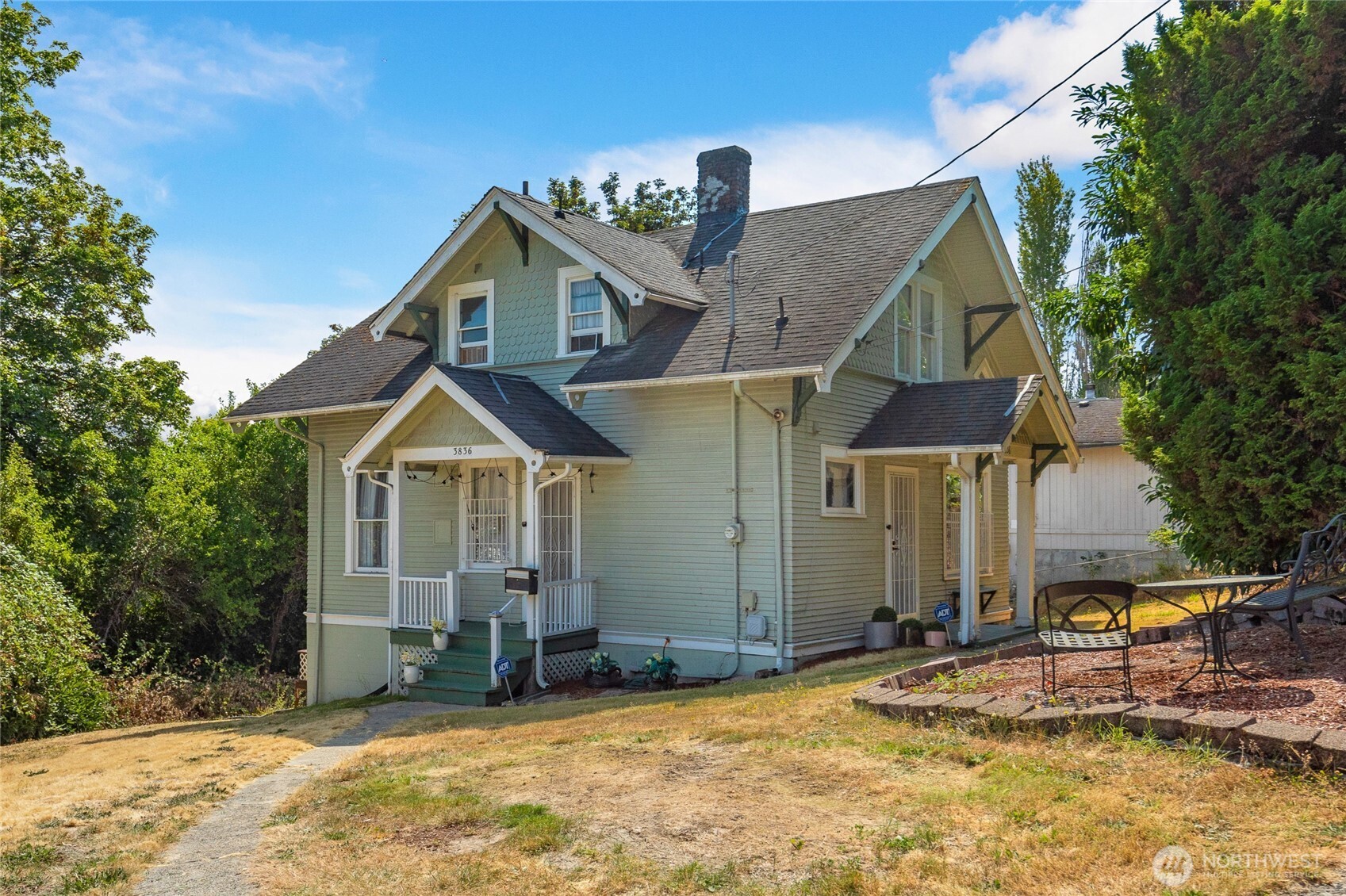 3836 Letitia Avenue South Seattle, WA 98118 - Photo 2 of 31 Gallery Image 2