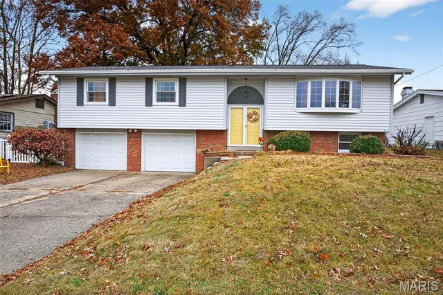 $290,000 | 521 Norwich Drive, St. Charles, MO 63301