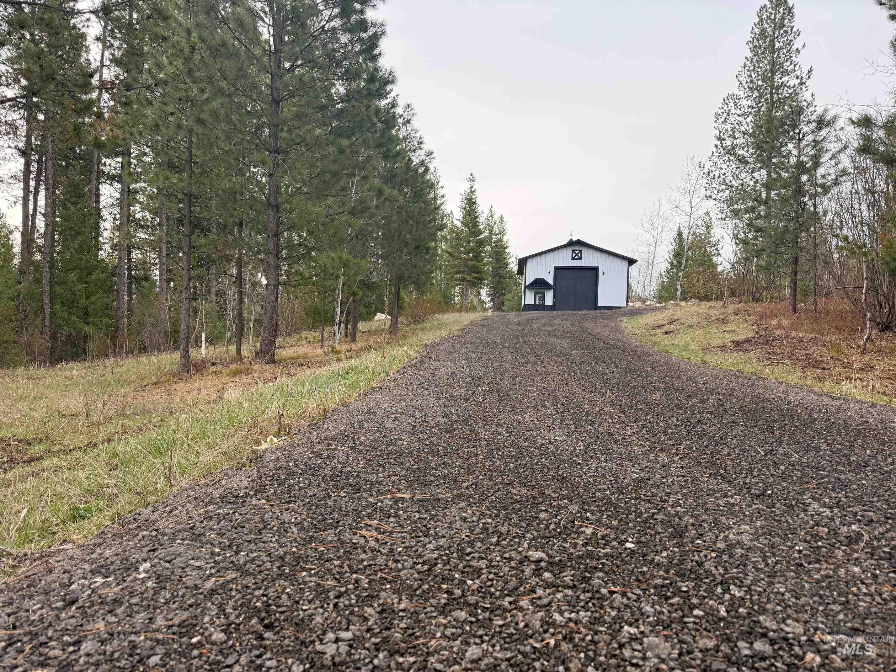 11 Sawtooth Loop Cascade, ID 83611 - Photo 3 of 19