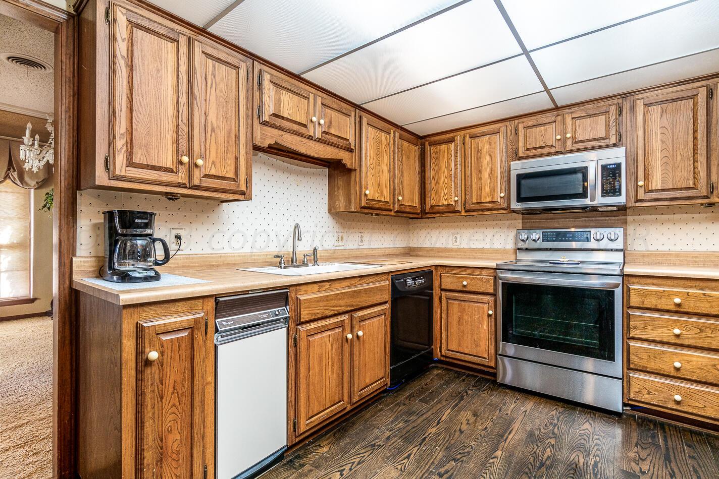 6100 Belpree Road Amarillo, TX 79106 - Photo 11 of 29 Kitchen View 3