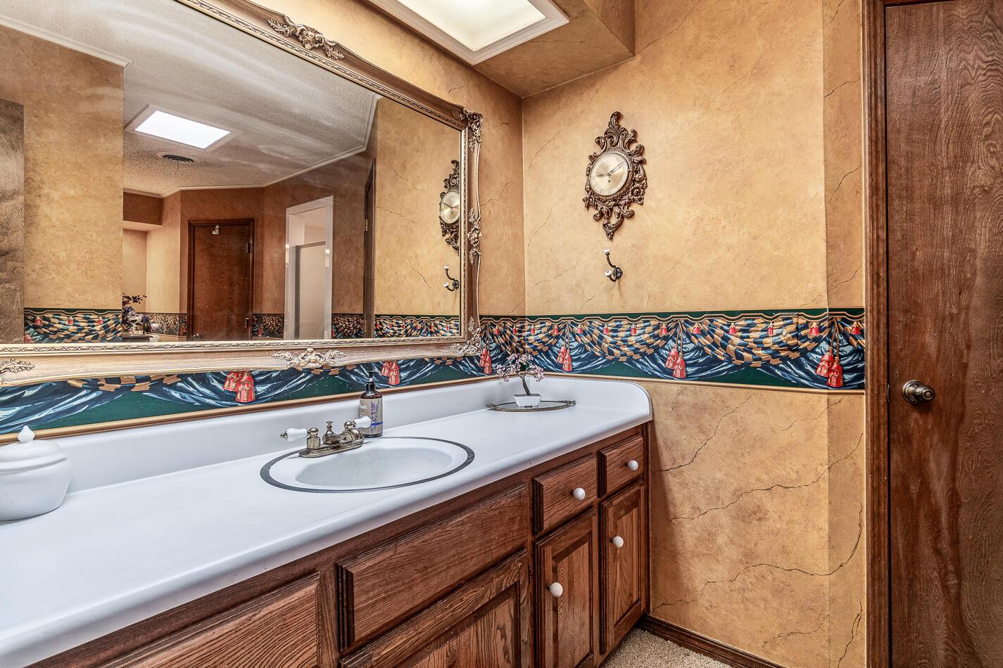 6100 Belpree Road Amarillo, TX 79106 - Photo 17 of 29 Master Bathroom View 3