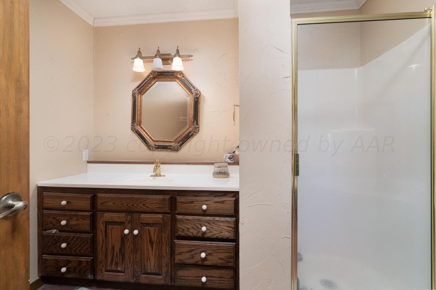 6100 Belpree Road Amarillo, TX 79106 - Photo 22 of 29 Bathroom 3