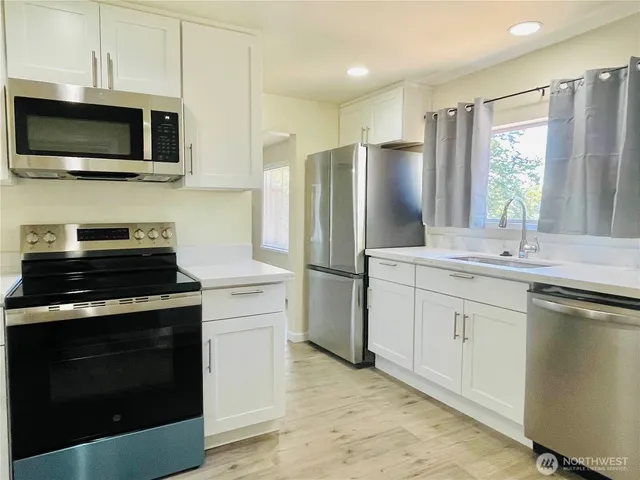 $545,000 | 15460 65th Avenue South, Tukwila, WA 98188