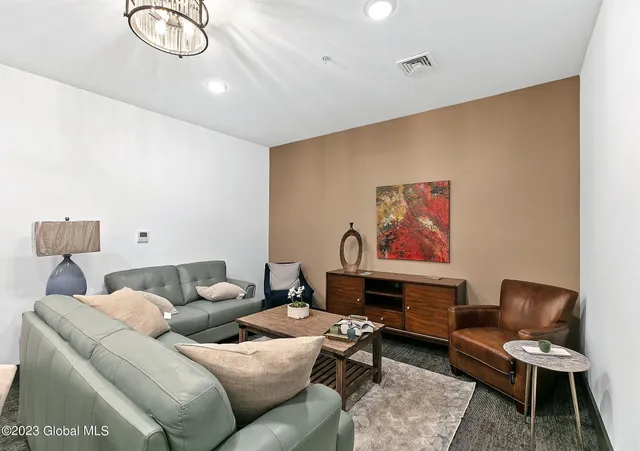 $3,000 | 116 West Avenue, Unit 206, Saratoga Springs, NY 12866