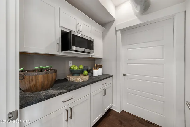 $3,000 | 116 West Avenue, Unit 206, Saratoga Springs, NY 12866