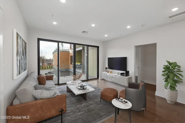 $3,000 | 116 West Avenue, Unit 206, Saratoga Springs, NY 12866