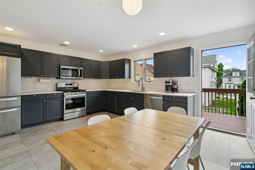 245 Knox Avenue Cliffside Park, NJ 07010 - Photo 12 of 31