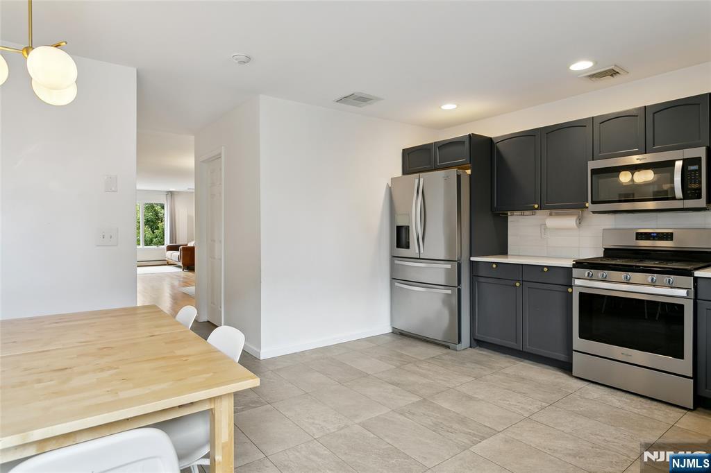 245 Knox Avenue Cliffside Park, NJ 07010 - Photo 13 of 31