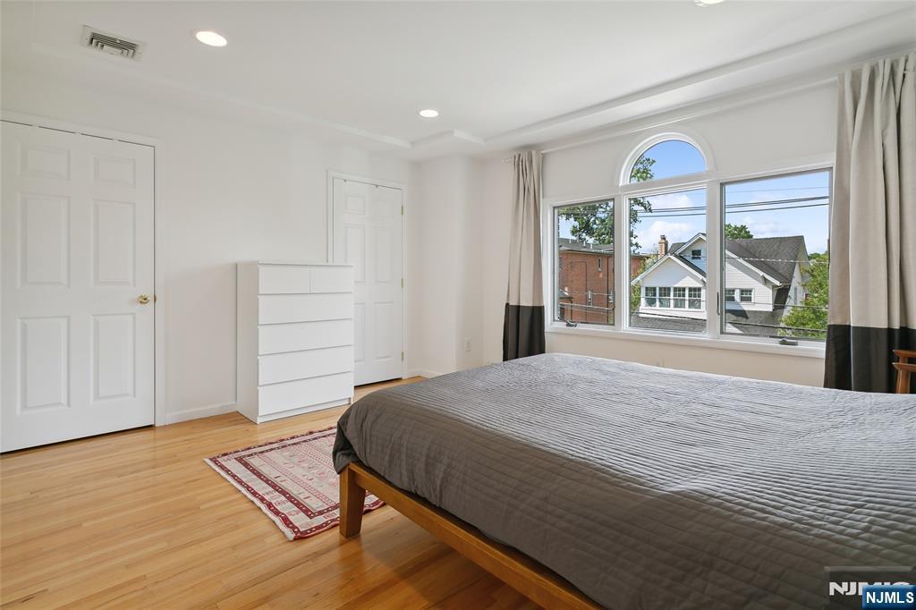 245 Knox Avenue Cliffside Park, NJ 07010 - Photo 23 of 31