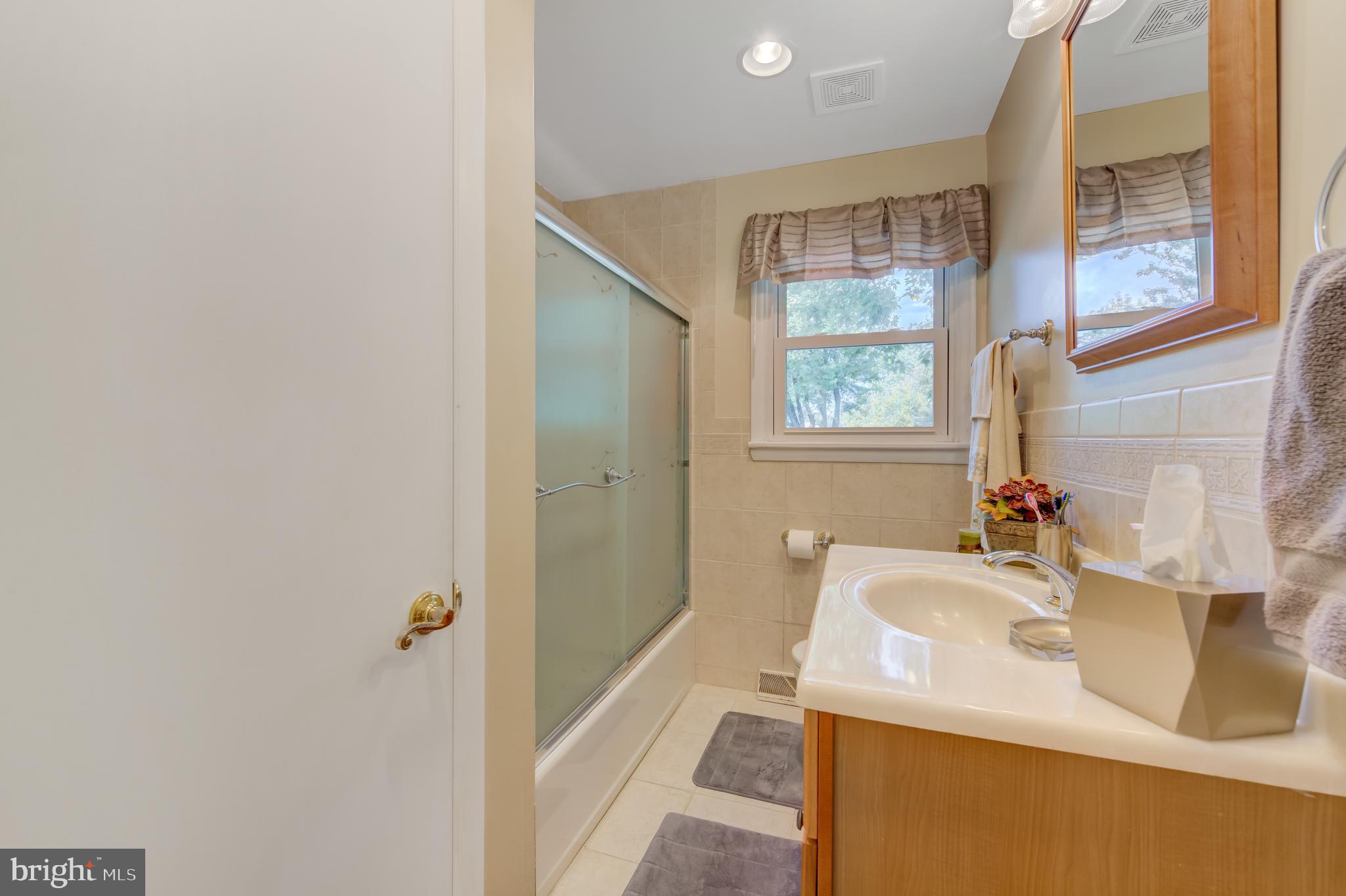 702 King George Road Cherry Hill, NJ 08034 - Photo 16 of 22