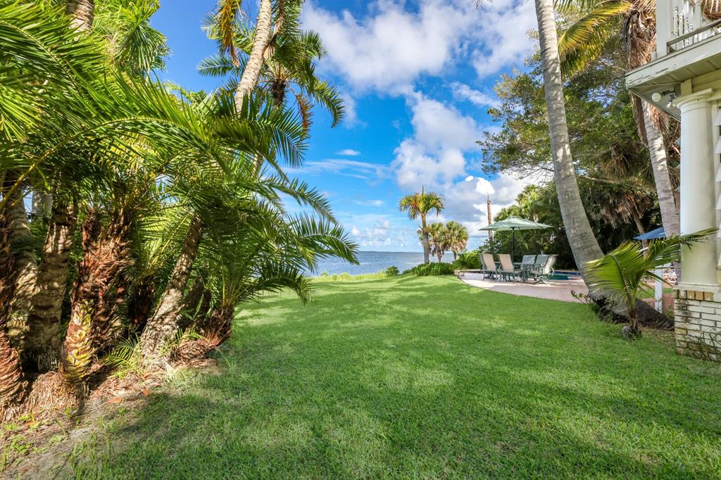 3301 Bay Shore Road Sarasota, FL 34234 - Photo 19 of 51 a view of a park