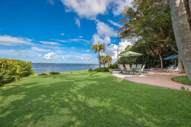 $3,995,000 | 3301 Bay Shore Road, Sarasota, FL 34234