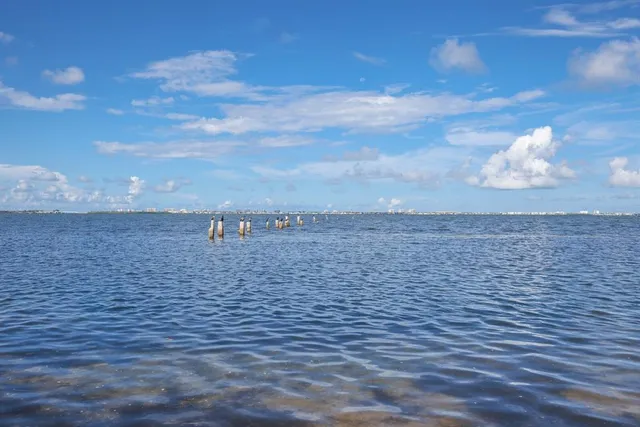 $3,995,000 | 3301 Bay Shore Road, Sarasota, FL 34234