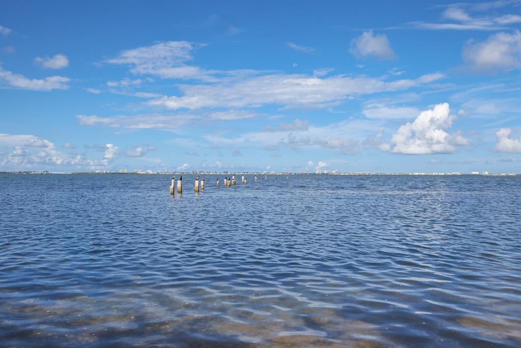 3301 Bay Shore Road Sarasota, FL 34234 - Photo 28 of 51 a view of a terrace