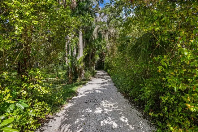 $3,995,000 | 3301 Bay Shore Road, Sarasota, FL 34234