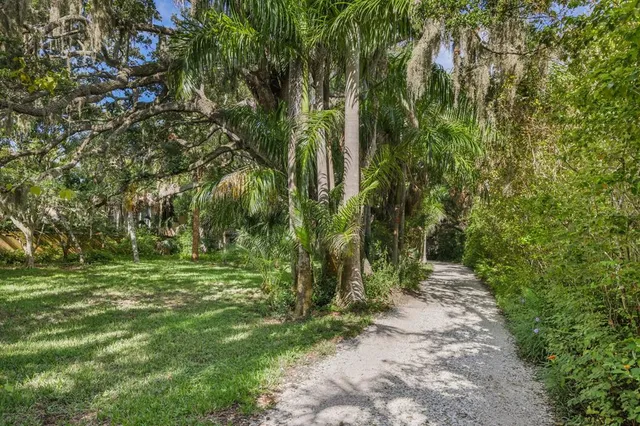 $3,995,000 | 3301 Bay Shore Road, Sarasota, FL 34234