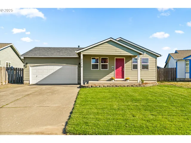 a front view of house with yard