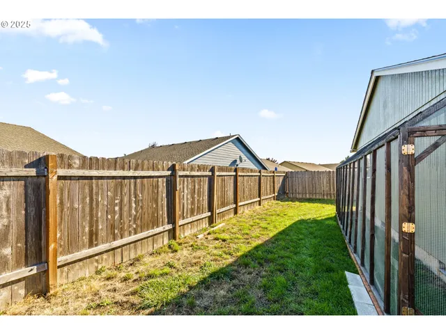 a view of a storage & utility room
