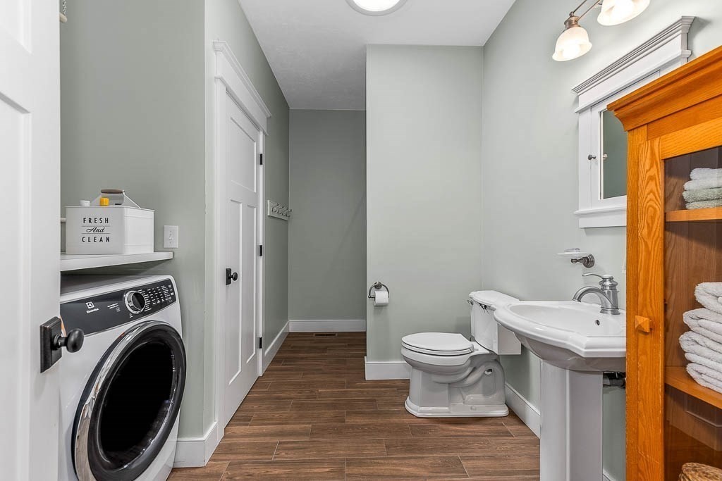 196 Glenwood Road Rutland, MA 01543 - Photo 18 of 37 a bathroom with a toilet and a sink