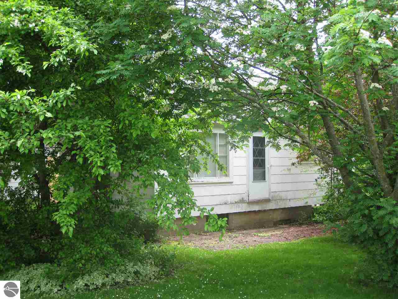 710 Neier Road Mount Pleasant, MI 48858 - Photo 10 of 20 1785107-9.JPG