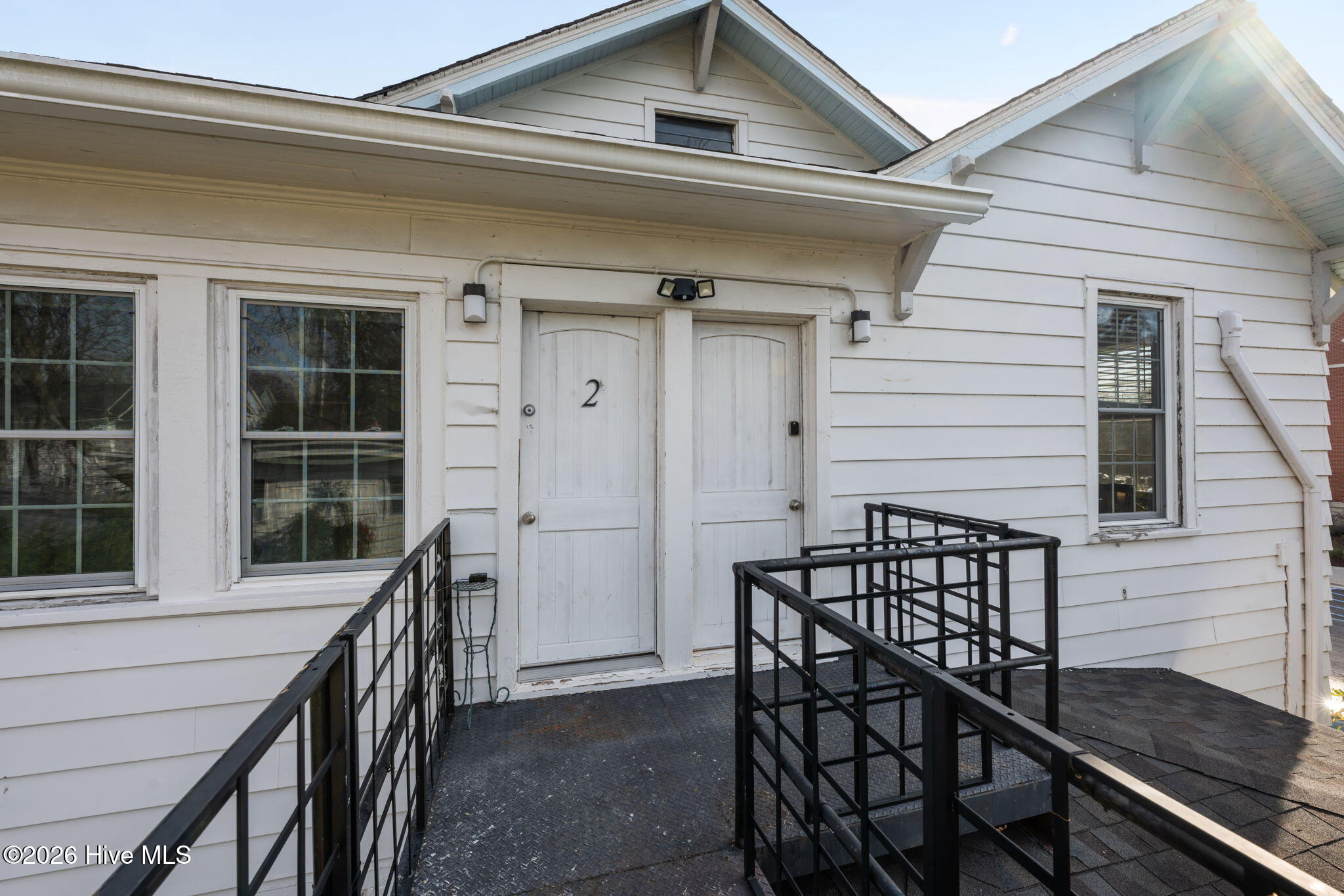 411 George Street New Bern, NC 28560 - Photo 25 of 76 Rear Separate Entry To Unit 2