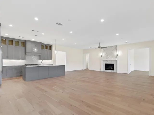 $949,990 | 226 Hydrangea Drive, Smithville, TX 78957