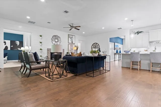 $949,990 | 226 Hydrangea Drive, Smithville, TX 78957