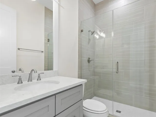 $949,990 | 226 Hydrangea Drive, Smithville, TX 78957