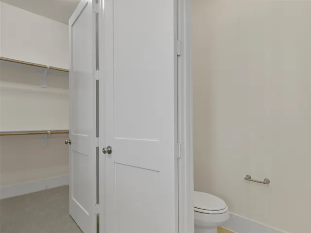 $949,990 | 226 Hydrangea Drive, Smithville, TX 78957