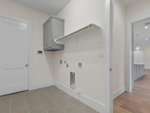 $949,990 | 226 Hydrangea Drive, Smithville, TX 78957