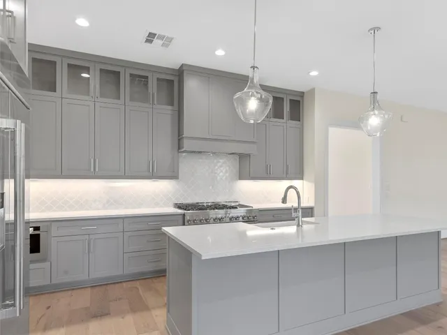 $949,990 | 226 Hydrangea Drive, Smithville, TX 78957