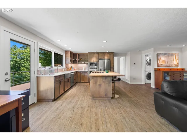 $1,295,000 | 37333 Northeast Reed Road, Corbett, OR 97019