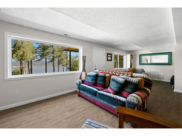 $1,295,000 | 37333 Northeast Reed Road, Corbett, OR 97019