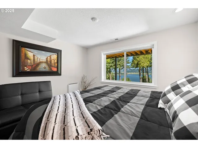 $1,295,000 | 37333 Northeast Reed Road, Corbett, OR 97019