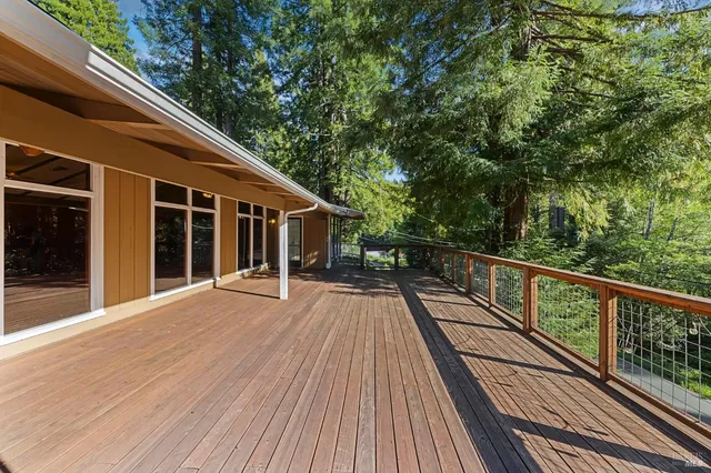 a view of a back yard of the house