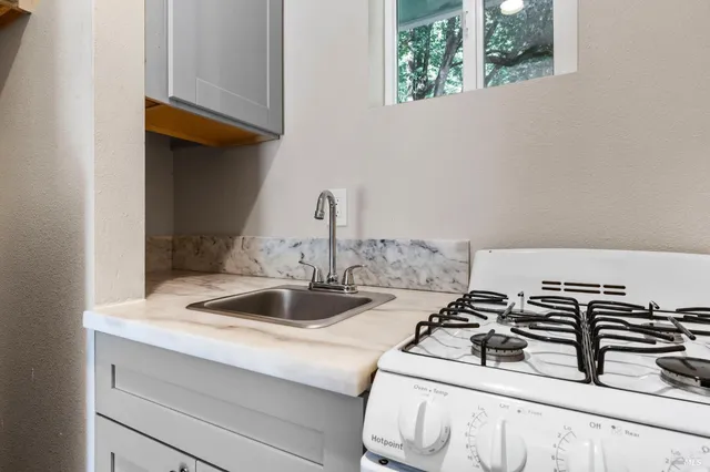 $4,100,000 | 24675 Birch Street, Willits, CA 95490