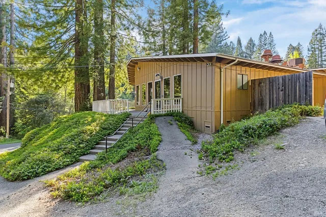 $4,100,000 | 24675 Birch Street, Willits, CA 95490