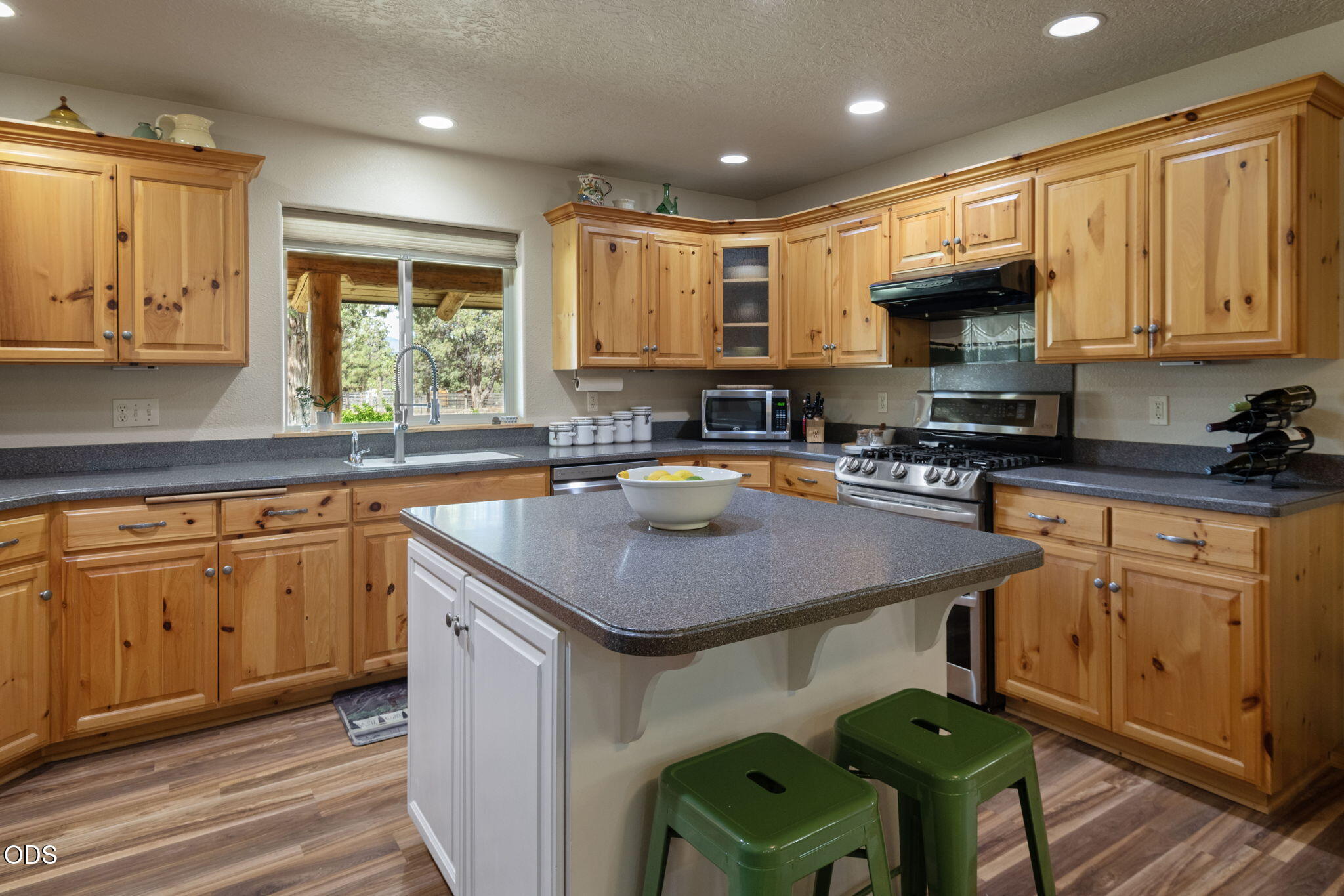 17521 Forked Horn Road Sisters, OR 97759 - Photo 13 of 58