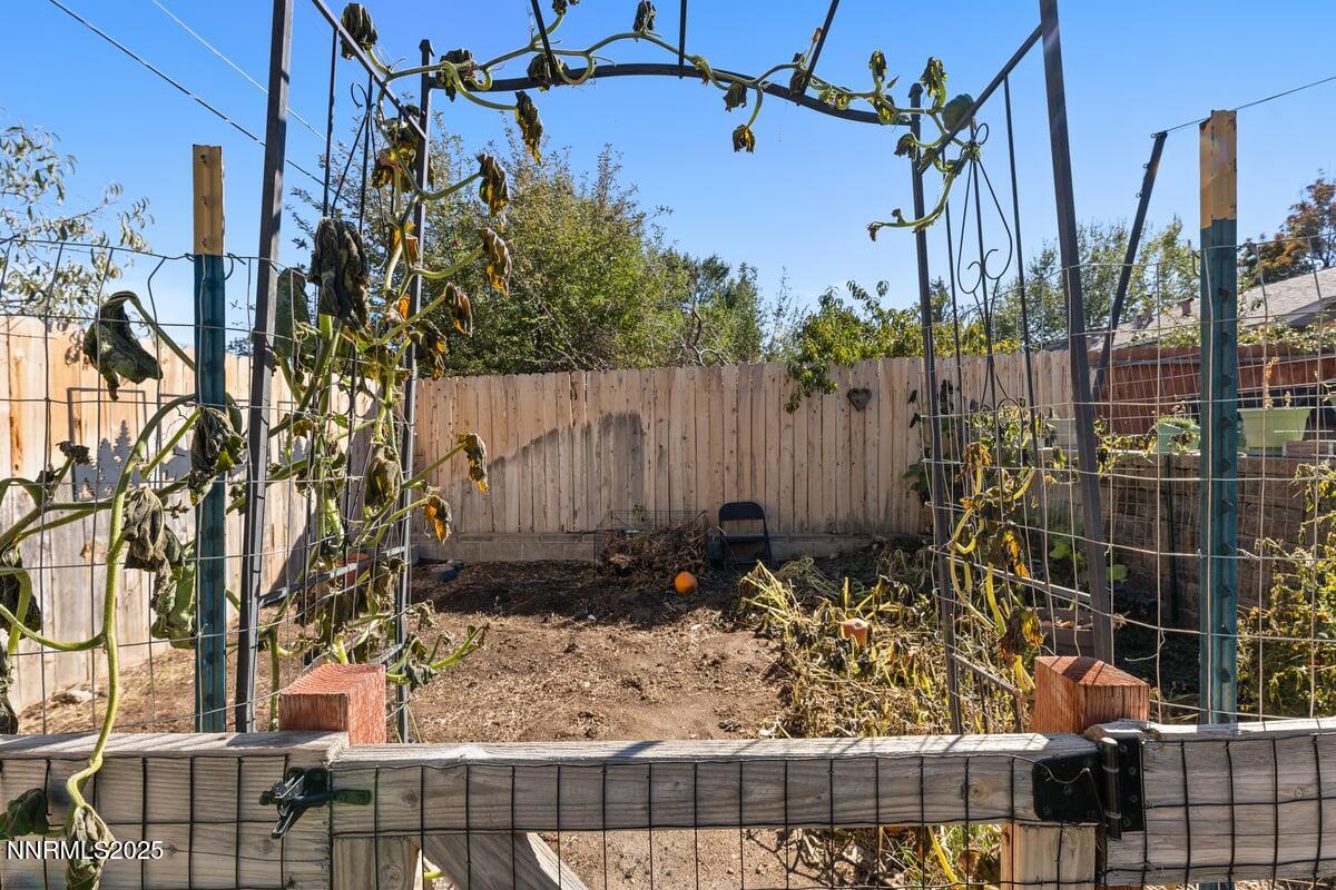 820 Stoker Avenue Reno, NV 89503 - Photo 29 of 33 820 Stoker Ave Reno NV 89503 40 of 52