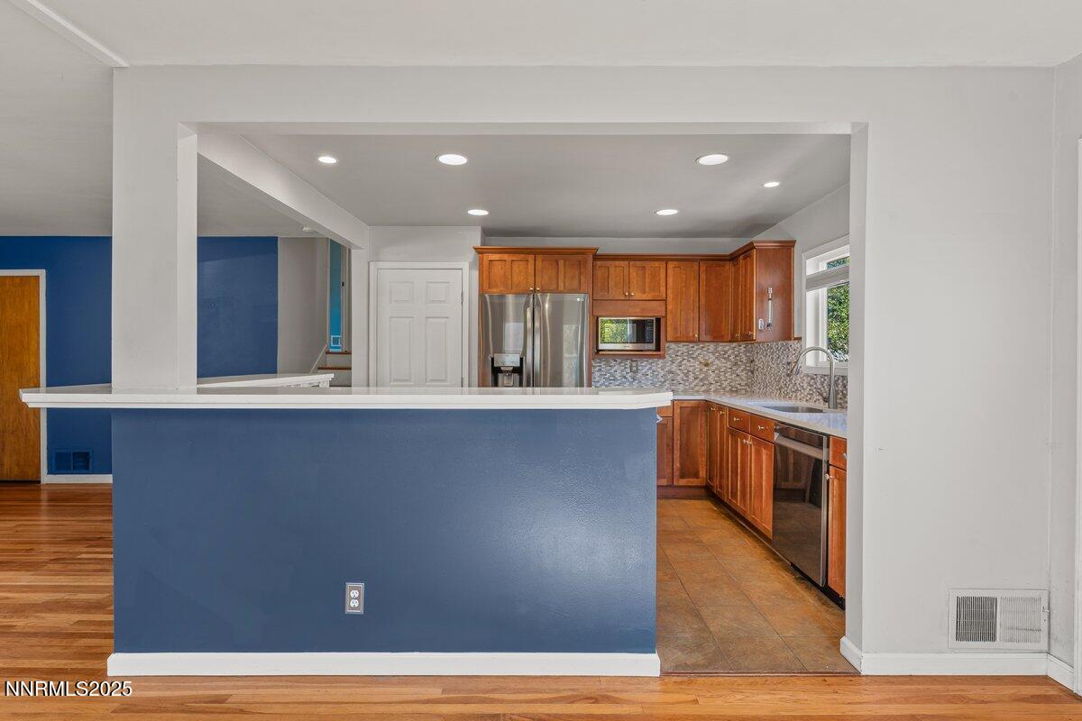 820 Stoker Avenue Reno, NV 89503 - Photo 8 of 33 820 Stoker Ave Reno NV 89503 11 of 52