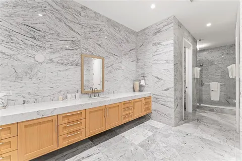 $6,499,000 | 2912 Bayshore Boulevard, Unit 2501, Tampa, FL 33629