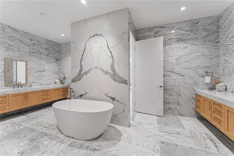 $6,499,000 | 2912 Bayshore Boulevard, Unit 2501, Tampa, FL 33629