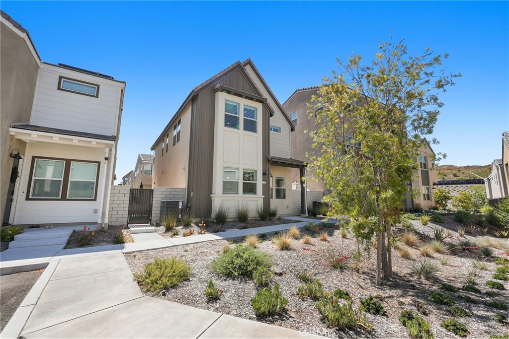 27367 Thunder Ridge Valencia, CA 91381 - Photo 2 of 56