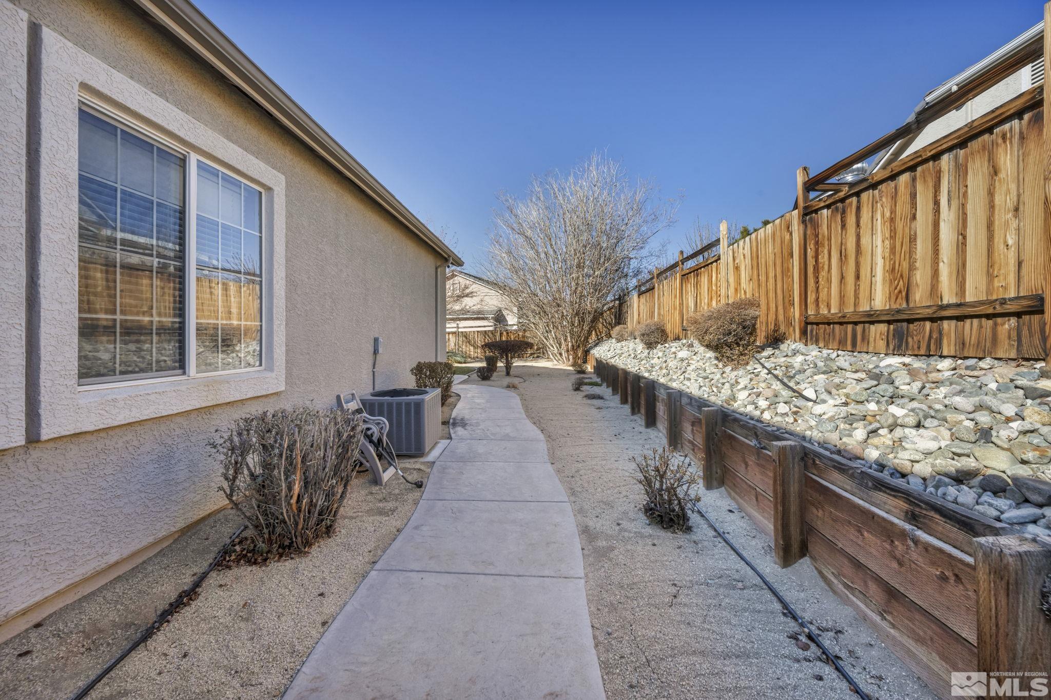 7301 Lacerta Drive Sparks, NV 89436 - Photo 10 of 39