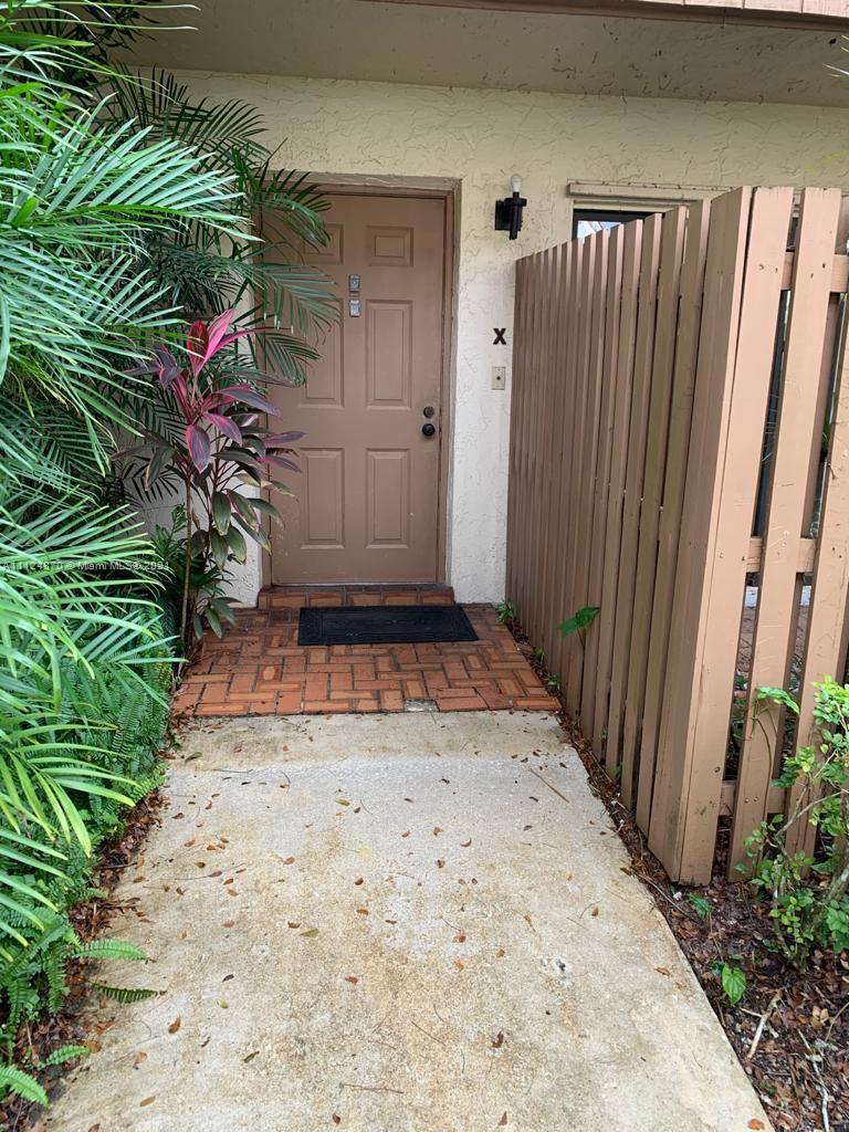 11545 Southwest 109th Road, Unit 25X Miami, FL 33176 - Photo 4 of 15 Gallery Image 4