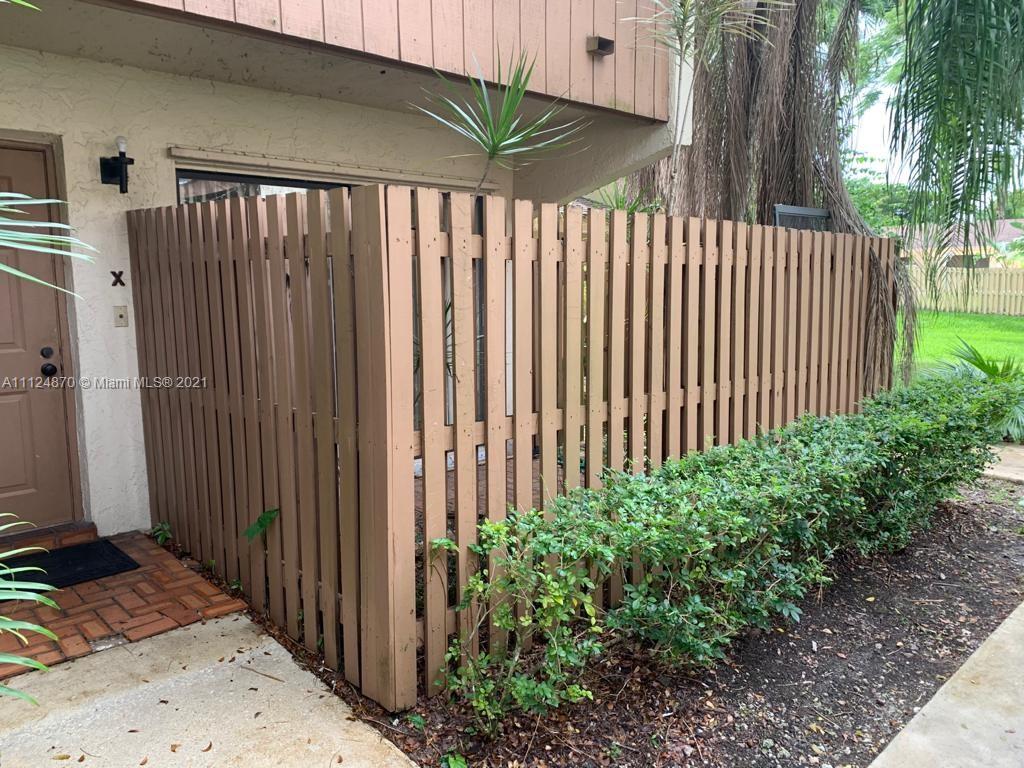 11545 Southwest 109th Road, Unit 25X Miami, FL 33176 - Photo 5 of 15 Gallery Image 5