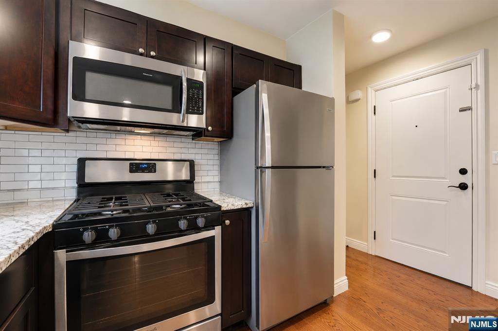 210 Hackensack Street, Unit B Wood-Ridge, NJ 07075 - Photo 5 of 8