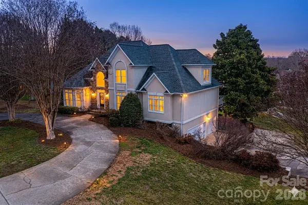 $699,000 | 308 41st Ave Place Northwest, Hickory, NC 28601