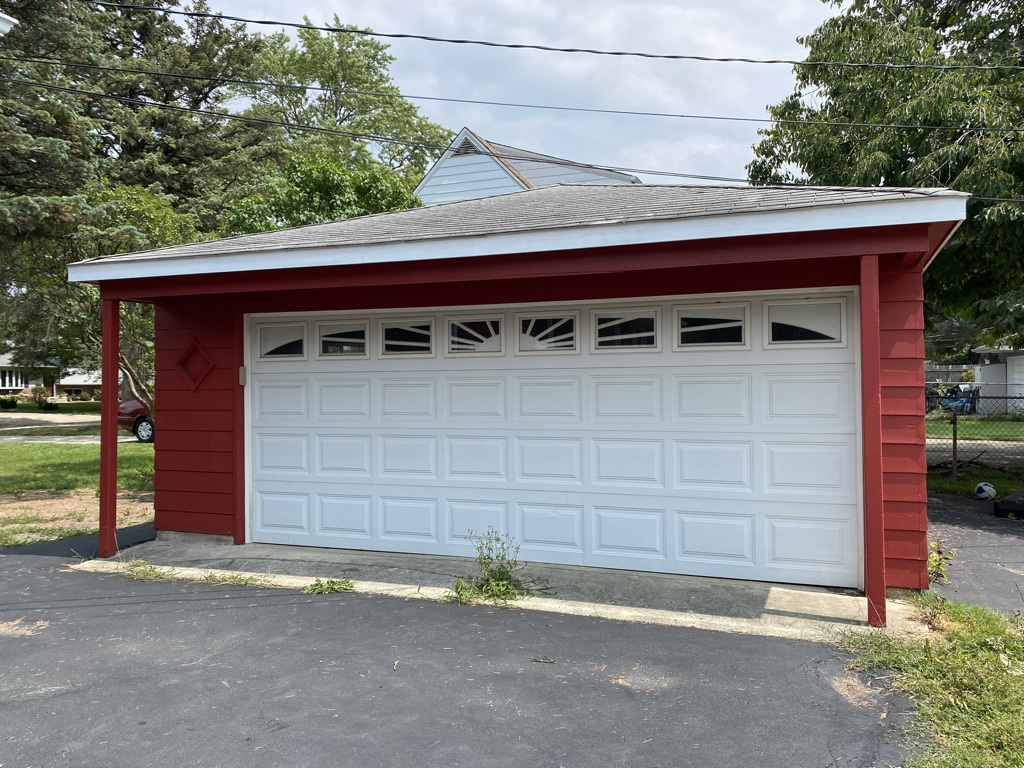 201 Pine Street Villa Park, IL 60181 - Photo 15 of 17 a backyard of a house