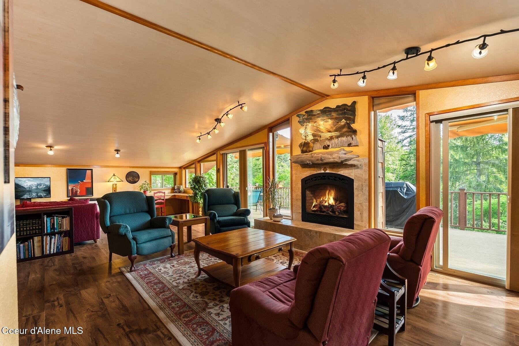 446 Hummingbird Drive Sandpoint, ID 83864 - Photo 4 of 95 Living Room